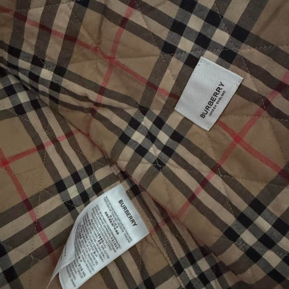 Burberry NWT‎ Corduroy-Collar Quilted Jacket Size M - Picture 6 of 6